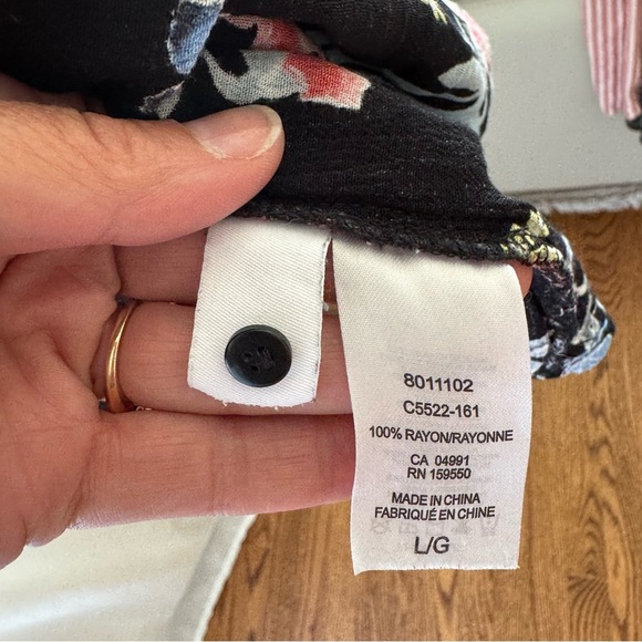 Hilary Radley Floral Drawstring Waist Tunic Top Flowy flowers black -L pleating - Picture 5 of 8